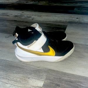 BOYS NIKE SHOES